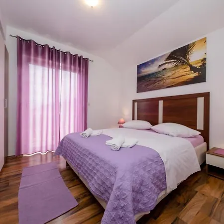 Scerbe Gordana & Miljenko Rab - Three Bedroom With Terrace 2 Rab Town