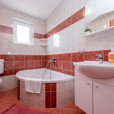 Scerbe Gordana & Miljenko Rab - Three Bedroom With Terrace 2 アパート ラブ