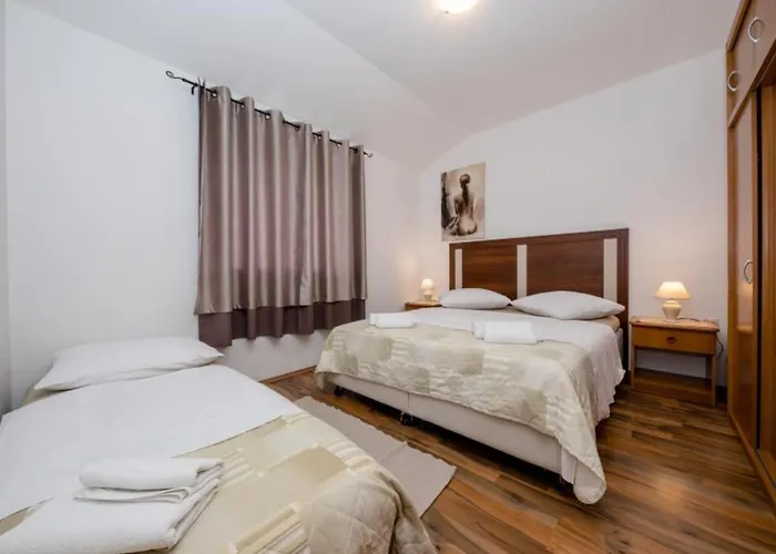 Scerbe Gordana & Miljenko Rab - Three Bedroom With Terrace 2
