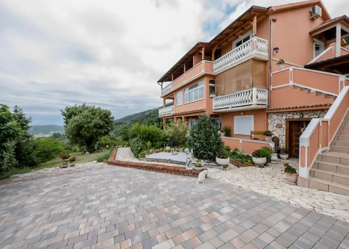 Apartment Scerbe Gordana & Miljenko Rab - Three Bedroom With Terrace 2