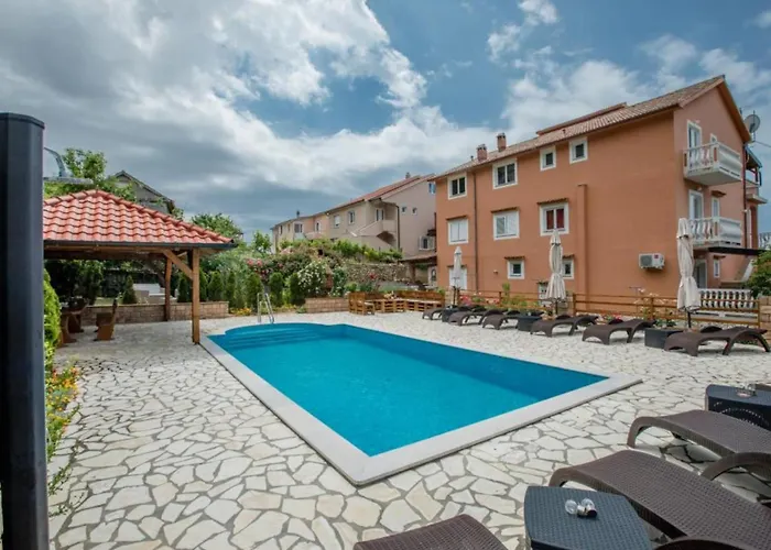 Scerbe Gordana & Miljenko Rab - Three Bedroom With Terrace 2 Apartment