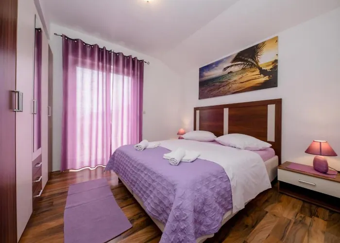 Scerbe Gordana & Miljenko Rab - Three Bedroom With Terrace 2 Rab Town